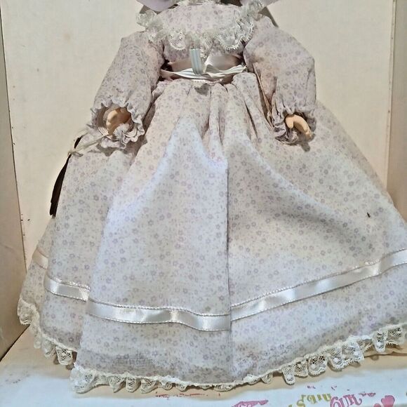 Vintage Effanbee Doll 12ins Tall Atlanta 3337. - Picture 3 of 9